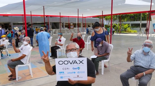 Comment peut-on vacciner le monde ? Cinq défis auxquels est confronté le programme COVAX