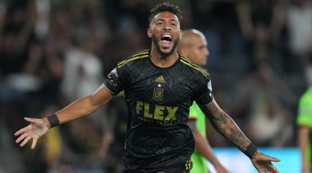 Le mexicain Club América fait les yeux doux à l’international gabonais Denis Bouanga