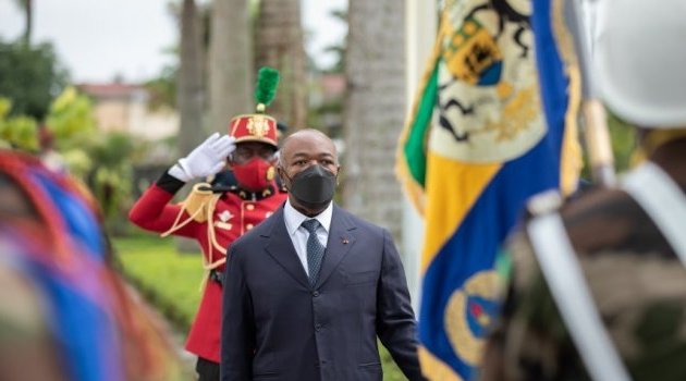 Ali Bongo assiste à la parade militaire du 60e anniversaire de l’Indépendance du Gabon