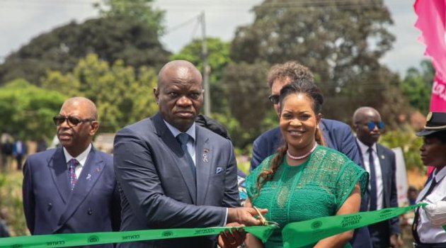 Essassa : la première dame du Gabon lance un centre d’accueil pour enfants vulnérables