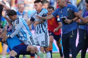 Mondial 2026&nbsp;: Paredes prend dix matchs, la FIFA frappe lourdement l’Argentine
