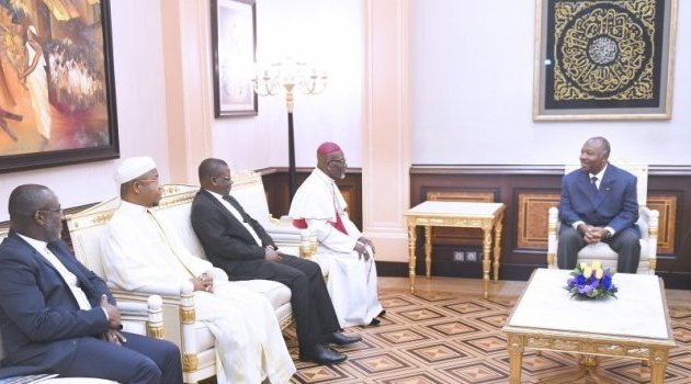 Ali Bongo reçoit en audience 4 représentants de confessions religieuses