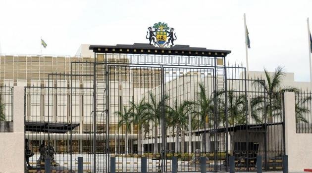Nominations à la présidence de la République et au ministère de la Défense nationale
