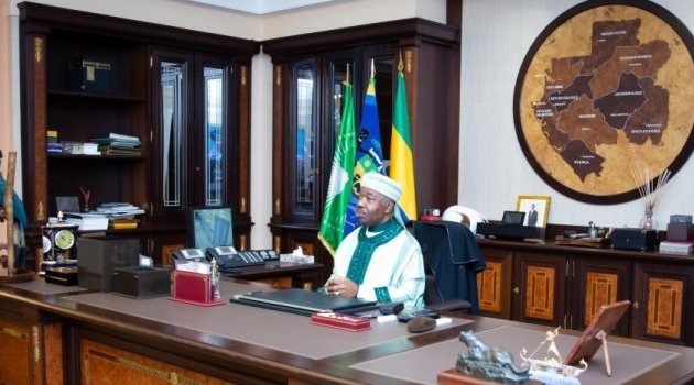 Ali Bongo reçoit en audience Edgard Anicet Mboumbou Miyakou