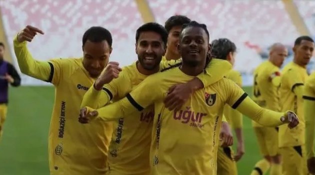 Turquie&nbsp;: Buteur face à Sivasspor, David Sambissa remporte son duel contre Aaron Appindangoyé