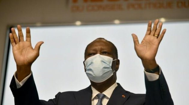Après y avoir renoncé, Alassane Ouattara annonce sa candidature à l’élection présidentielle ivoirienne