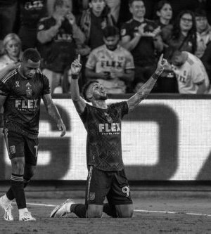 MLS : Denis Bouanga buteur dans le derby californien face au Galaxy