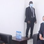 Le Gabon signe le livre d’or des condoléances de l’Émir koweïtien