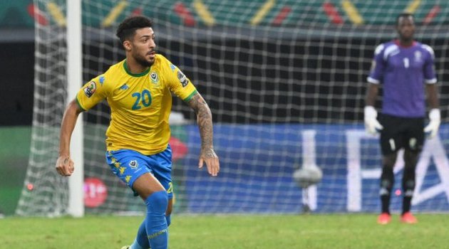 CAF Awards 2025 : Denis Bouanga nominé pour le prix du meilleur joueur de l’année