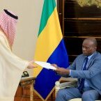 Brice Clotaire Oligui Nguema s’entretient avec l’ambassadeur d’Arabie Saoudite