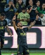 MLS : Denis Bouanga buteur dans le derby californien face au Galaxy