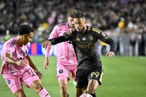 MLS&nbsp;: Denis Bouanga éclipse Lionel Messi et lance idéalement la saison de Los Angeles FC