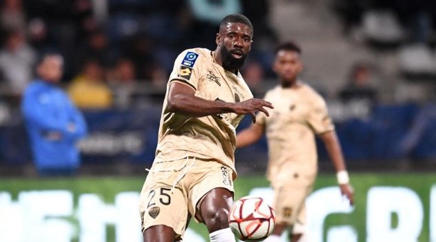 Officiel : Bruno Ecuele Manga prolonge au Paris 13 Atletico jusqu’en 2026