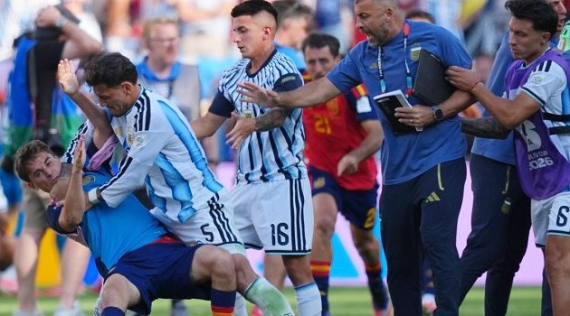 Mondial 2026&nbsp;: Paredes prend dix matchs, la FIFA frappe lourdement l’Argentine