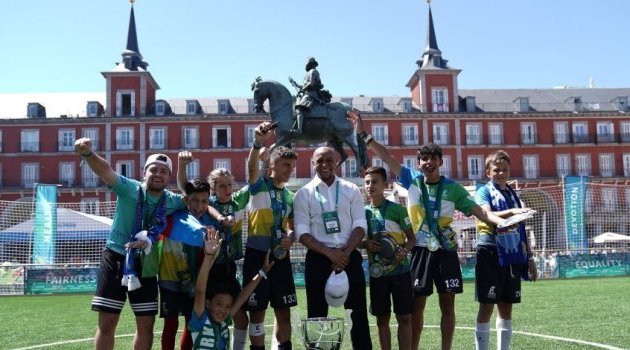 Roberto Carlos désormais ambassadeur Mondial du «&nbsp;Football pour l’amitié&nbsp;»