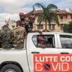 Coronavirus&nbsp;: l’armée malgache livre aux populations une potion qui protège du Covid-19