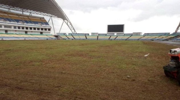 Stade d’Angondjé : Une nouvelle pelouse pour un retour des Panthères en 2026